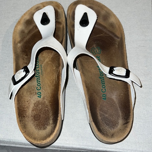 Comforfube sandals in white size 40 women’s excellent used condition - Picture 1 of 8